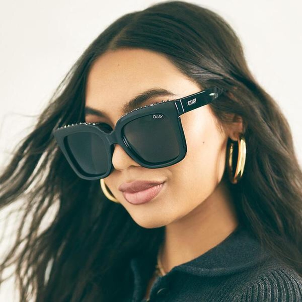 QUAY Icy Studs • Black Stud/Smoke Sunglasses - Picture 2 of 6